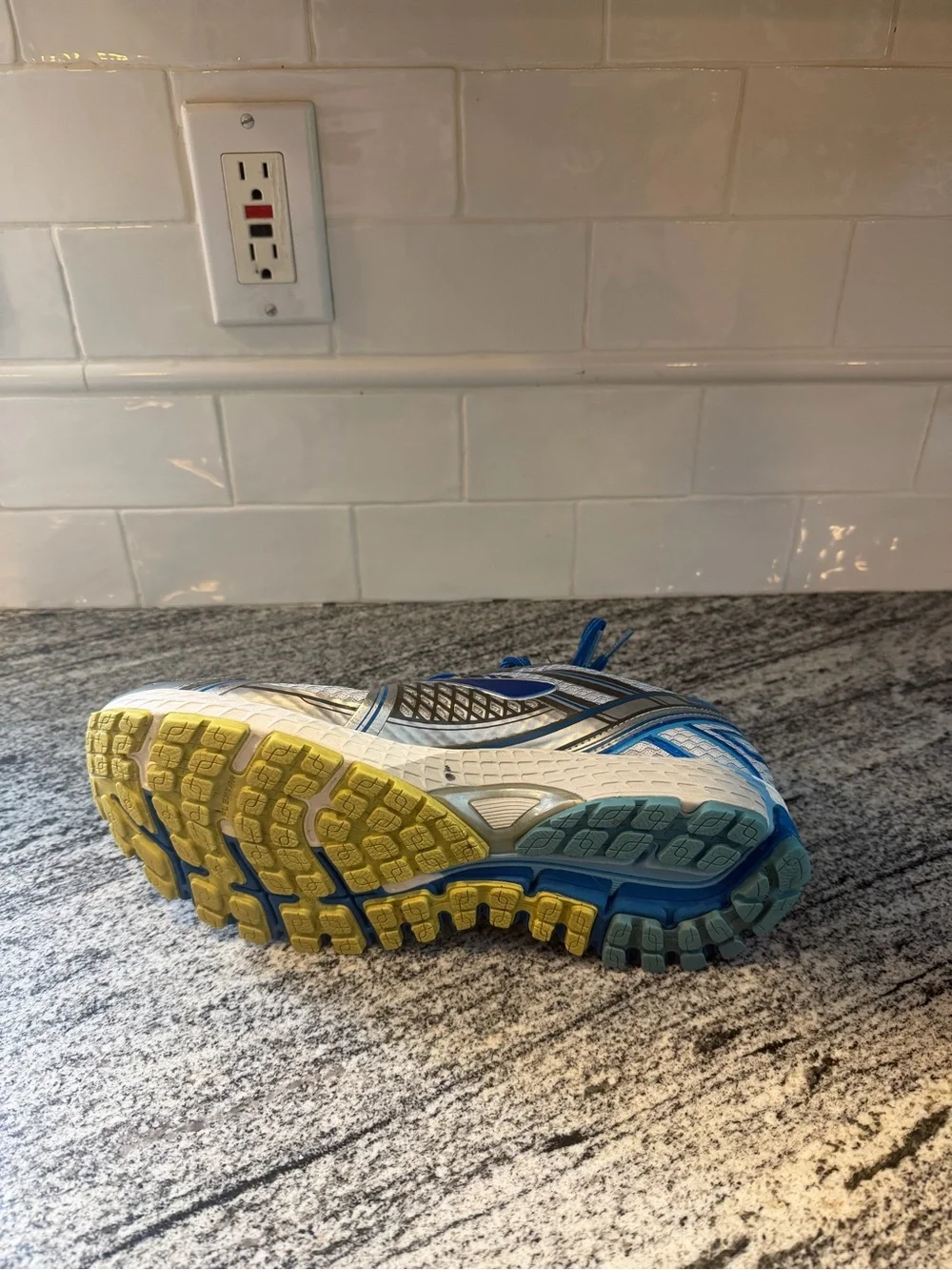 Women’s Brooks Adrenaline 15 Size 12 Wide/Mens 10.5